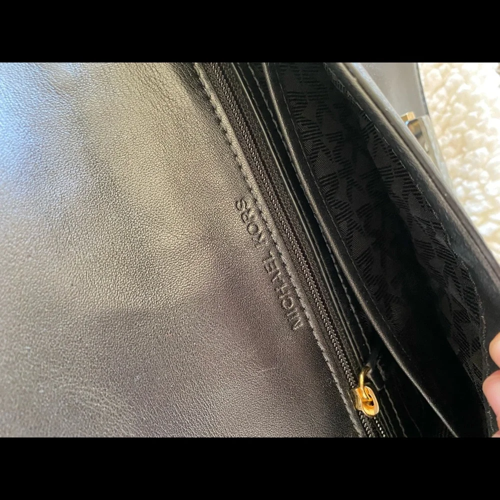 Michael kors purse - Picture 5 of 10
